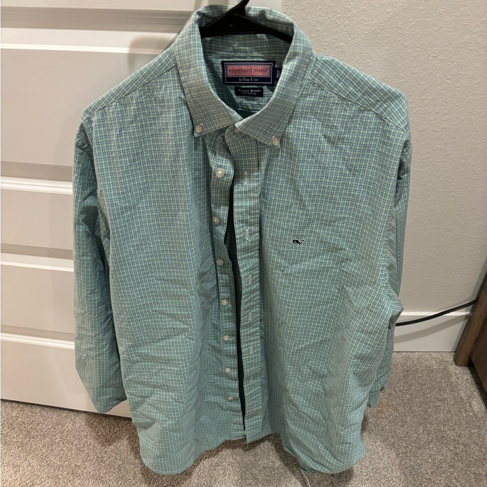 Vineyard Vines Button Down - image 1